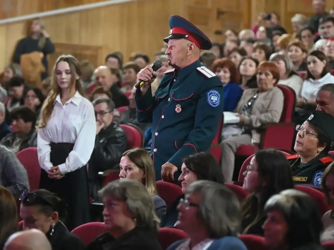 Виталий Хоценко посетил Кормиловский и Калачинский районы Виталий Хоценко посетил Кормиловский и Калачинский районы