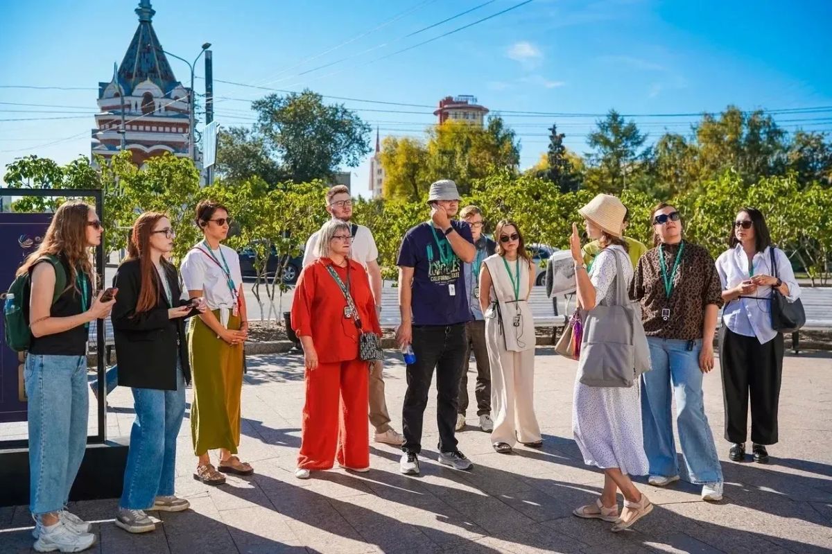 Сегодня в Омске прошла первая экскурсия «Сибирское Чикаго» проекта «Бизнес на газоне» по Любинскому проспекту Сегодня в Омске прошла первая экскурсия «Сибирское Чикаго» проекта «Бизнес на газоне» по Любинскому проспекту
