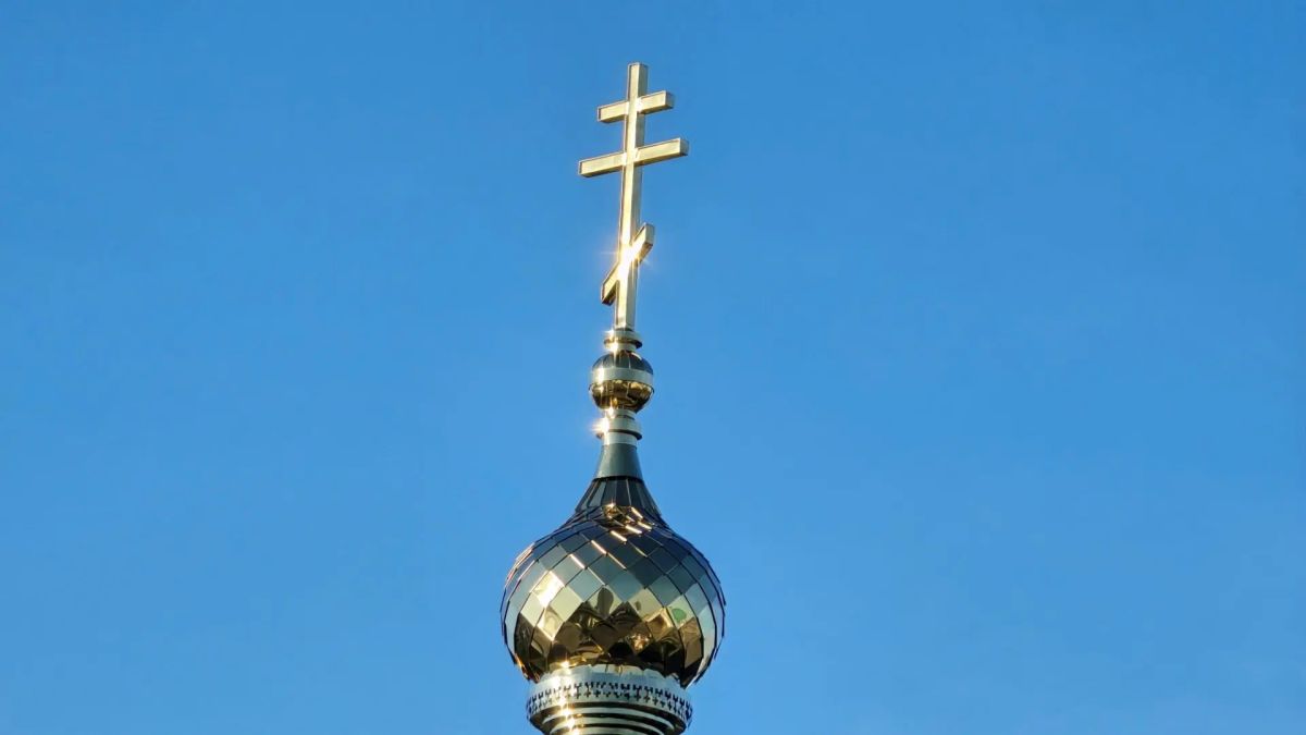 На Серафимо-Алексеевской часовне установлен обновленный купол На Серафимо-Алексеевской часовне установлен обновленный купол