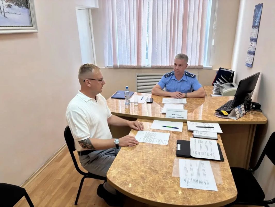 Заместитель прокурора Омской области Евгений Бельтюков провел прием граждан в Нововаршавском районе Заместитель прокурора Омской области Евгений Бельтюков провел прием граждан в Нововаршавском районе