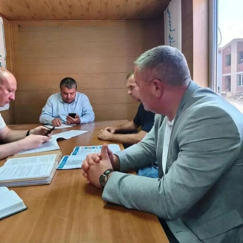 С рабочей проверкой на объект «Социальная деревня» выехал штаб во главе с министром строительства Омской области Александром Владимировичем Рожко С рабочей проверкой на объект «Социальная деревня» выехал штаб во главе с министром строительства Омской области Александром Владимировичем Рожко