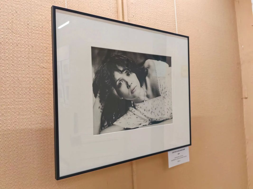 Любителей и ценителей традиционной фотографии приглашают посетить выставку восьми фотографов из Омска и Новосибирска, которая открылась в Омском музее просвещения. Ее участники: Дмитрий Агафонкин, Виктория Андреева, Алена и... Любителей и ценителей традиционной фотографии приглашают посетить выставку восьми фотографов из Омска и Новосибирска, которая открылась в Омском музее просвещения. Ее участники: Дмитрий Агафонкин, Виктория Андреева, Алена и...