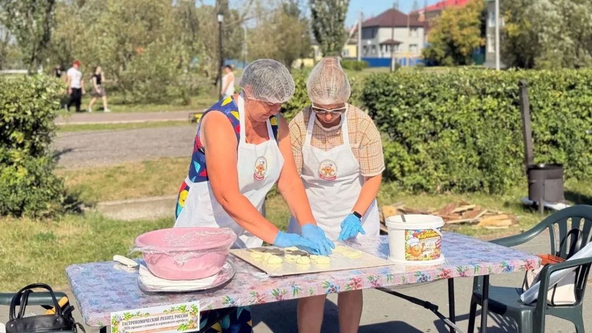 В Кормиловке прошёл V межрайонный фестиваль «Эх, картошечка!» В Кормиловке прошёл V межрайонный фестиваль «Эх, картошечка!»