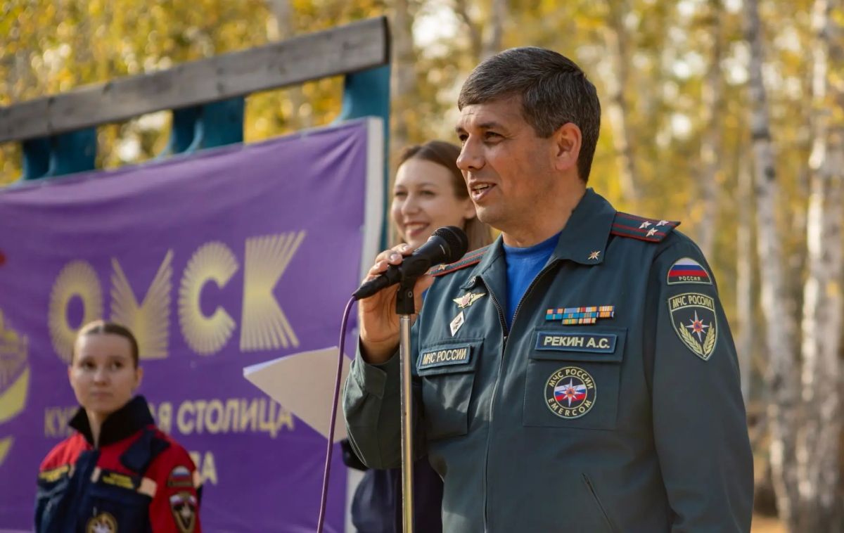 В Омске прошел полуфинал состязаний школьных спасательных отрядов В Омске прошел полуфинал состязаний школьных спасательных отрядов