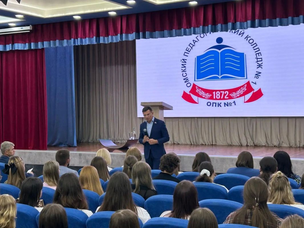 Игорь Антропенко встретился со студентами и педагогами Омского педколледжа № 1 Игорь Антропенко встретился со студентами и педагогами Омского педколледжа № 1