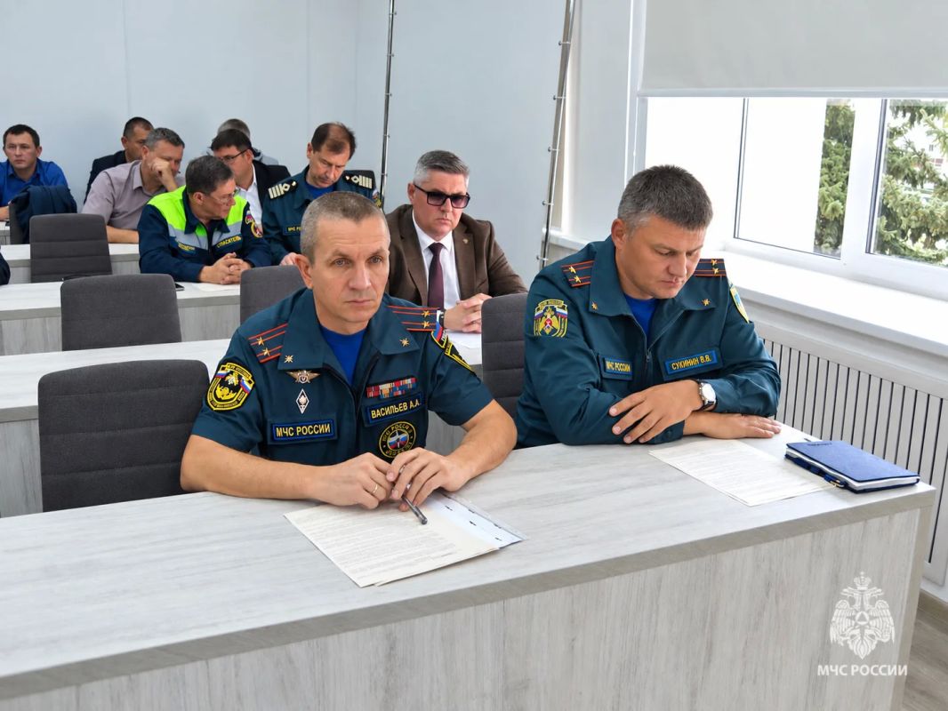 В Камышинском районе обсудили ключевые вопросы безопасности В Камышинском районе обсудили ключевые вопросы безопасности