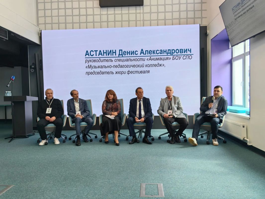 В Омске сегодня начинается юбилейный XV фестиваль любительских фильмов «МАЛЕНЬКОЕ КИНО «ФИЛЬМЁНОК», посвященный 90-летию кинокомпании «Союзмультфильм». Фестиваль ведёт свою историю с 2010 года и за пятнадцать лет стал... В Омске сегодня начинается юбилейный XV фестиваль любительских фильмов «МАЛЕНЬКОЕ КИНО «ФИЛЬМЁНОК», посвященный 90-летию кинокомпании «Союзмультфильм». Фестиваль ведёт свою историю с 2010 года и за пятнадцать лет стал...