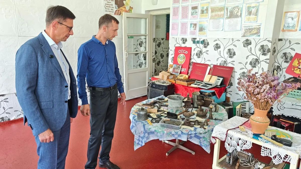 Депутат Госдумы (Единая Россия) Игорь Антропенко посетил с рабочим визитом Большереченский район Омской области Депутат Госдумы (Единая Россия) Игорь Антропенко посетил с рабочим визитом Большереченский район Омской области