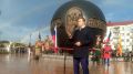 «Не покинет Омск»: как под дождем и с радугой открывали шар «Держава»