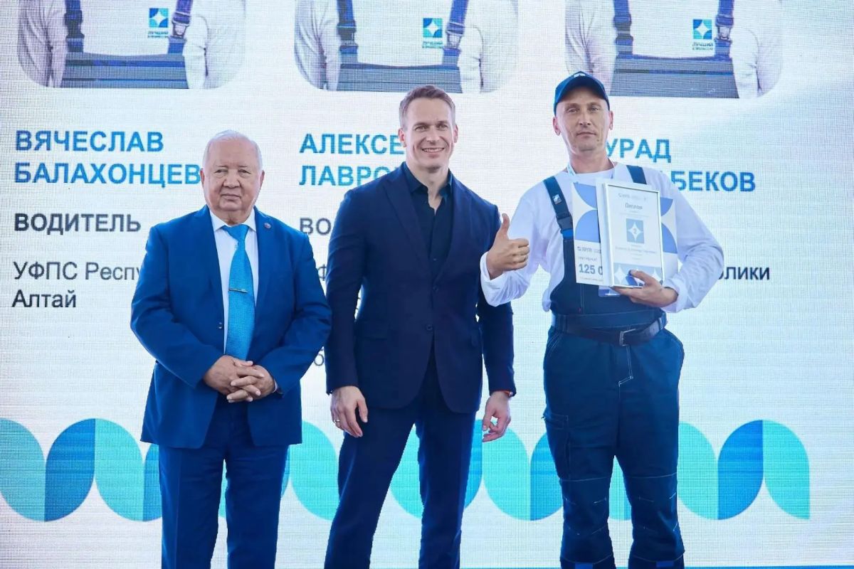 Омский водитель «Почты России» признан одним из лучших в стране