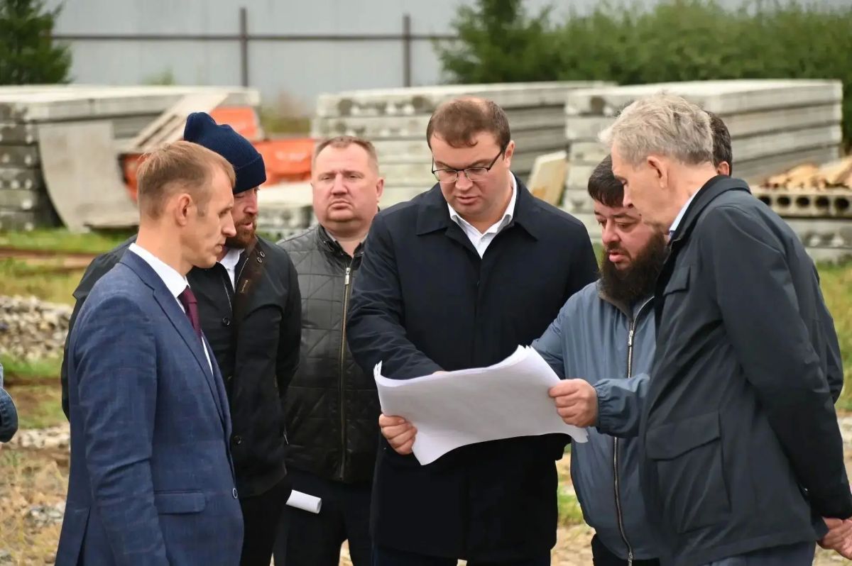 Хоценко поручил ускорить строительство школы в «Ясной Поляне» Хоценко поручил ускорить строительство школы в «Ясной Поляне»