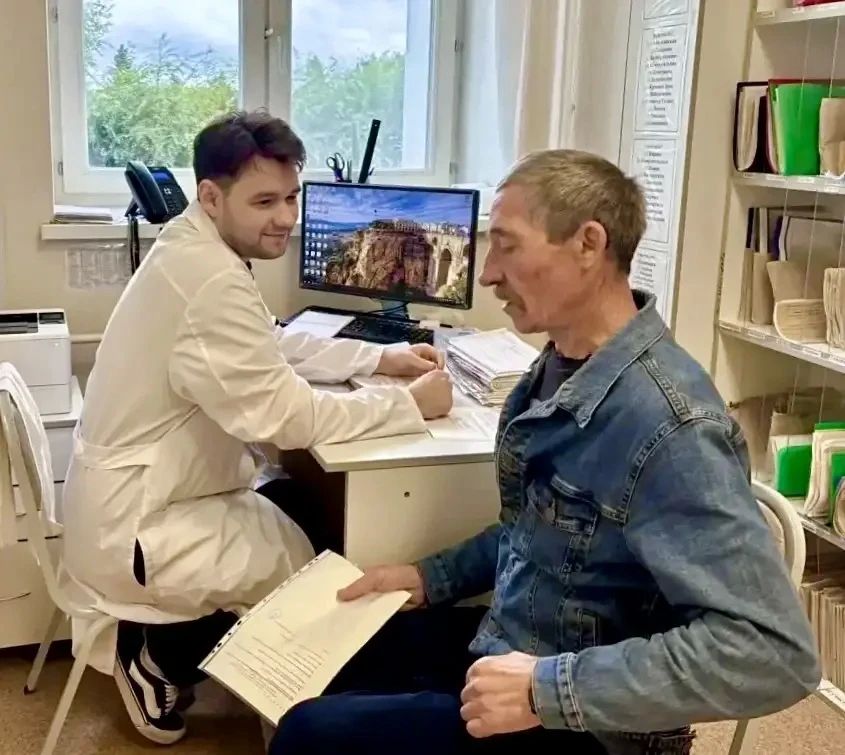 Медицинский десант в Крутинке: в рамках проекта «Команда Президента» узкие специалисты ОКБ провели выездной прием в Крутинской ЦРБ Медицинский десант в Крутинке: в рамках проекта «Команда Президента» узкие специалисты ОКБ провели выездной прием в Крутинской ЦРБ