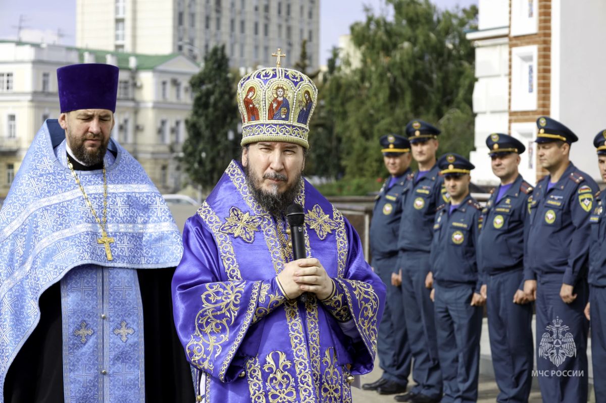 В кадре: День памяти иконы Божией Матери «Неопалимая Купина»