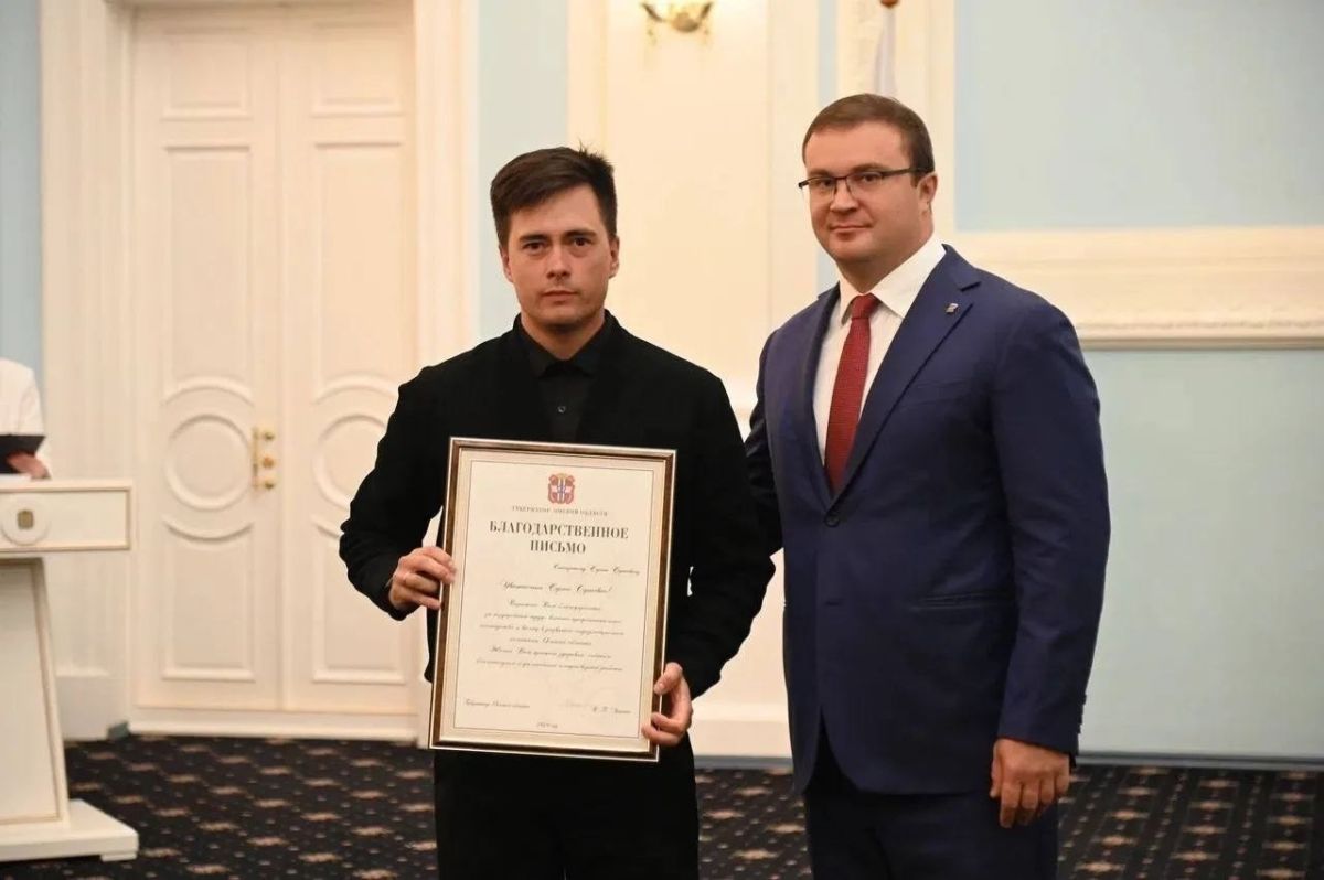 Виталий Хоценко наградил омских журналистов в преддверии Дня омской прессы Виталий Хоценко наградил омских журналистов в преддверии Дня омской прессы