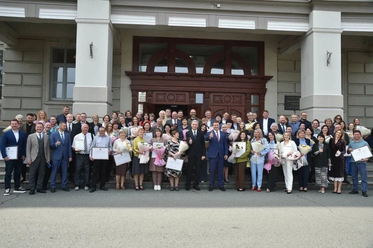 Виталий Хоценко наградил омских журналистов в преддверии Дня омской прессы