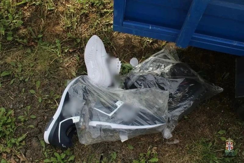 Омич попытался украсть 16 пар обуви, но его застали врасплох