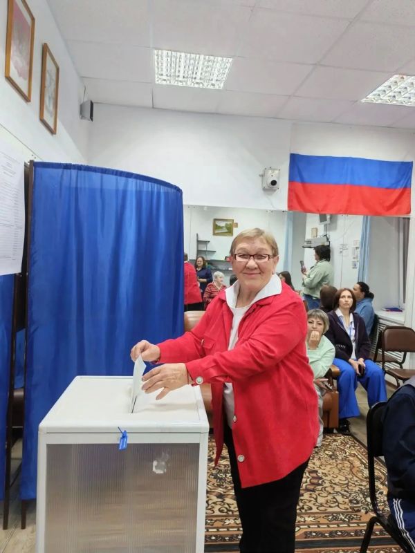 Три дня голосования в Таврическом доме-интернате для инвалидов и престарелых работает избирательный участок Три дня голосования в Таврическом доме-интернате для инвалидов и престарелых работает избирательный участок