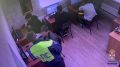 В Таврическом районе кандидат в водители пытался списать с помощью телефона и наушника