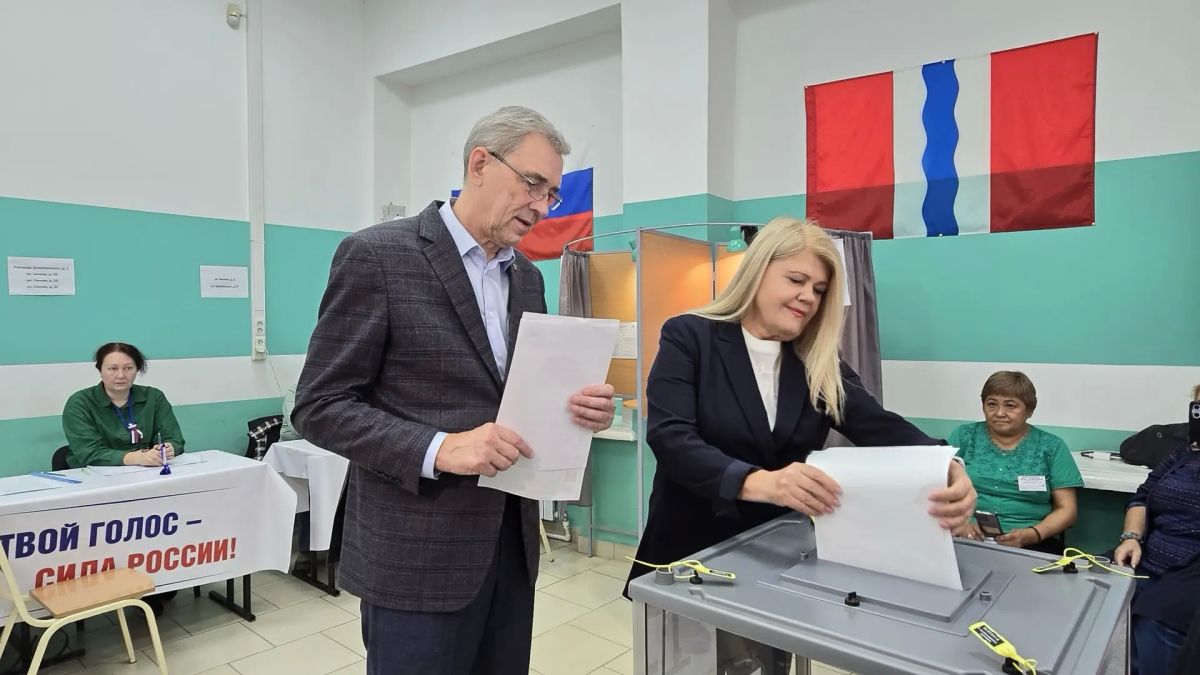 В Омской области продолжаются выборы в Государственную Думу и Законодательное Собрание Омской области В Омской области продолжаются выборы в Государственную Думу и Законодательное Собрание Омской области