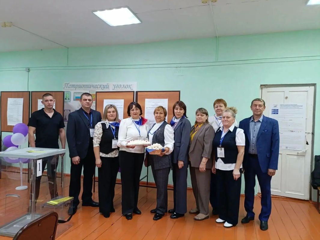 На избирательном участке в Знаменском районе появилась своя вкусная традиция На избирательном участке в Знаменском районе появилась своя вкусная традиция