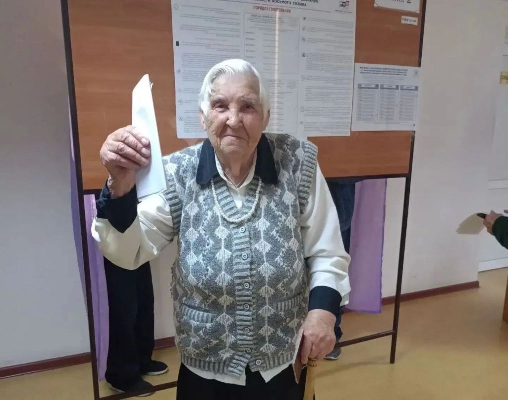 В Нежинском геронтологическом центре продолжает работать избирательный участок В Нежинском геронтологическом центре продолжает работать избирательный участок