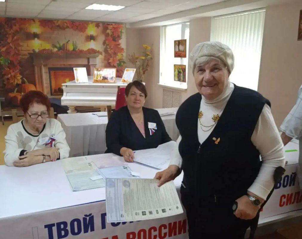 В Нежинском геронтологическом центре продолжает работать избирательный участок В Нежинском геронтологическом центре продолжает работать избирательный участок