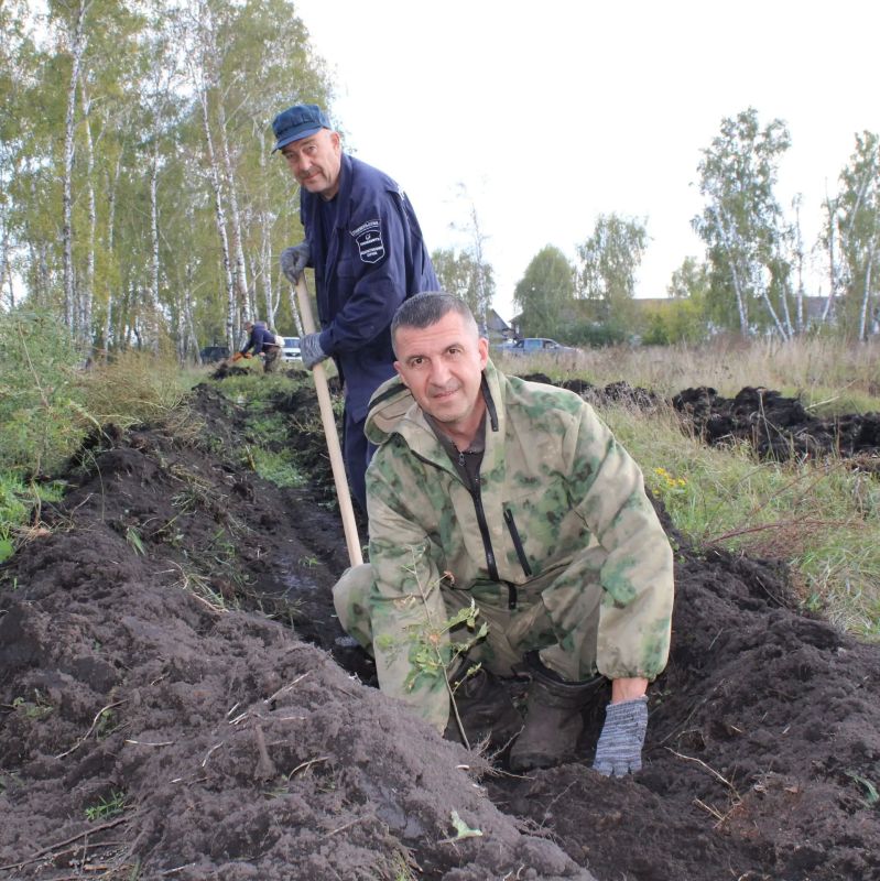 Лесоводы Крутинского района приняли участие в акции #Сохранимлес Лесоводы Крутинского района приняли участие в акции #Сохранимлес