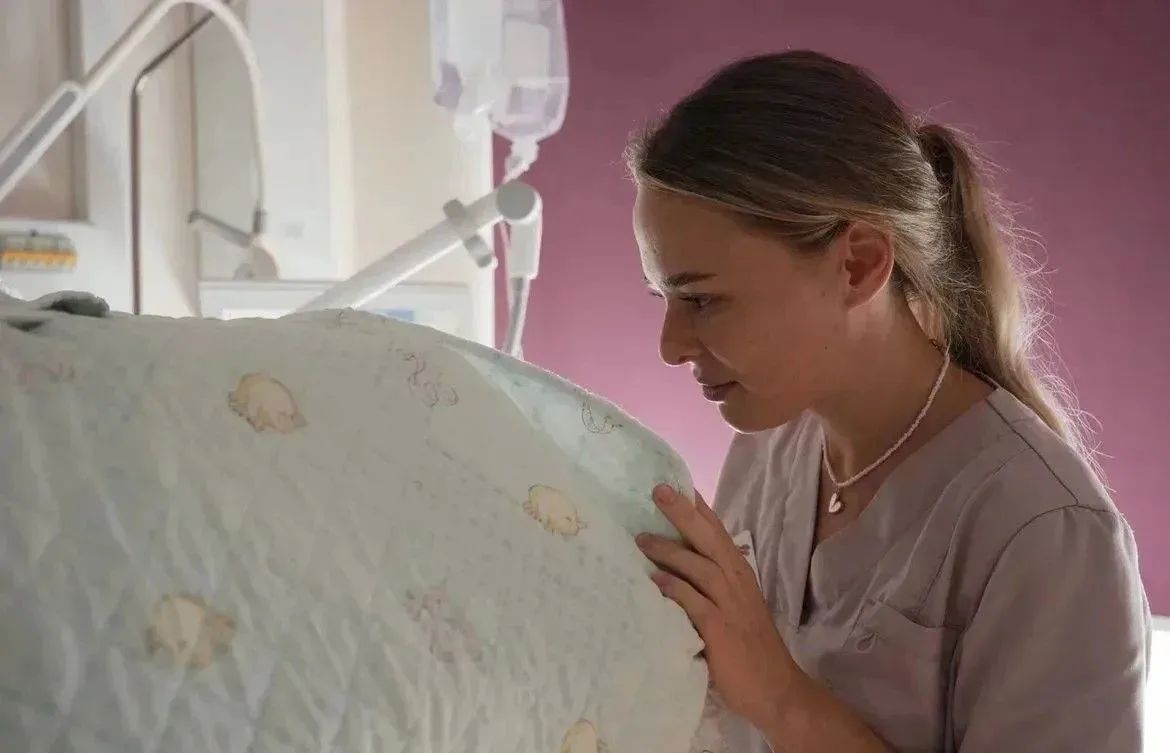 Врачи роддома в Приморье спасли младенца, родившегося на 26 неделе беременности Врачи роддома в Приморье спасли младенца, родившегося на 26 неделе беременности