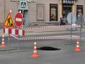 На проспекте Карла Маркса образовалась яма в асфальте посреди дороги
