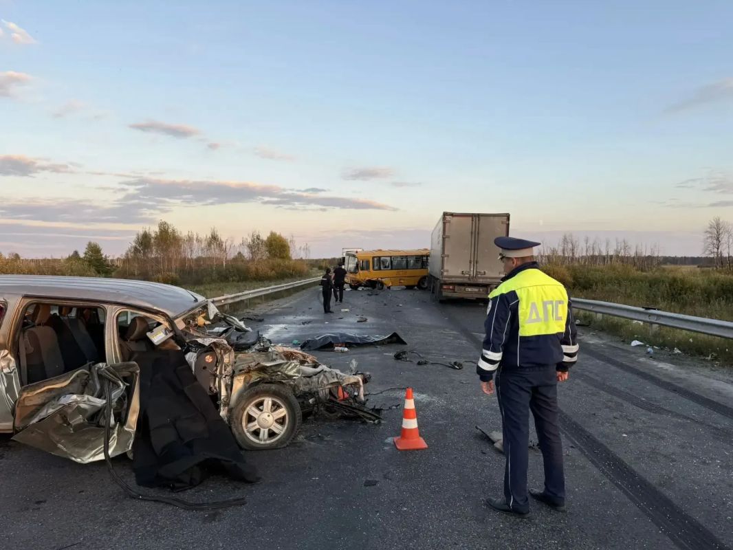 Три человека погибли в ДТП с автобусом, ехавшим в Омск