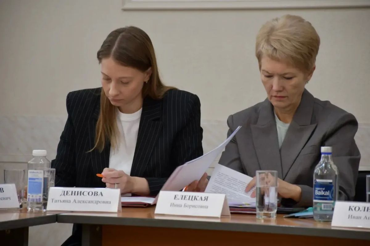 Сегодня под руководством заместителя Председателя Правительства Омской области Ивана Андреевича Колесника на базе Сибирского профессионального колледжа провели заседание комиссии по делам несовершеннолетних и защите их прав... Сегодня под руководством заместителя Председателя Правительства Омской области Ивана Андреевича Колесника на базе Сибирского профессионального колледжа провели заседание комиссии по делам несовершеннолетних и защите их прав...