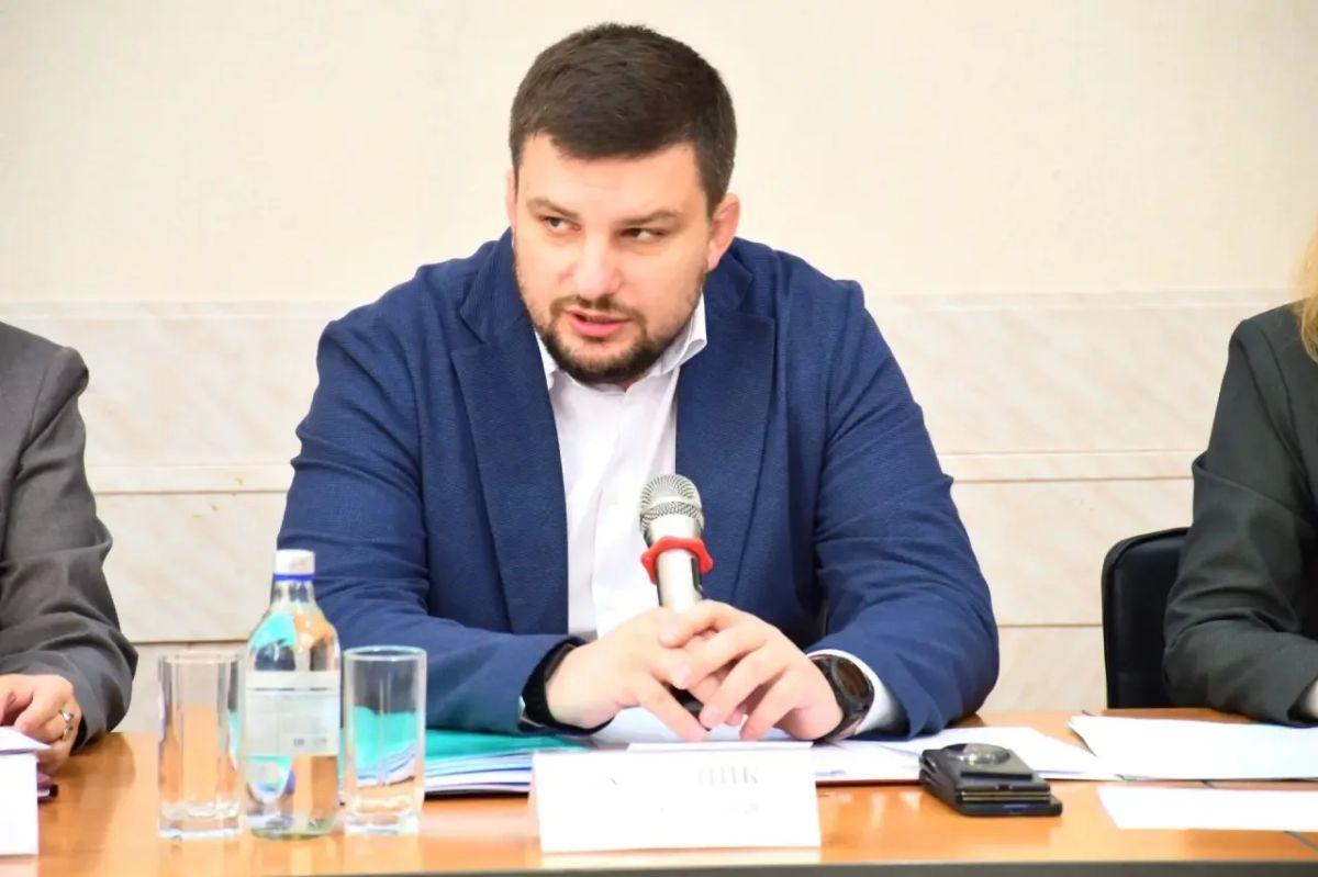 Сегодня под руководством заместителя Председателя Правительства Омской области Ивана Андреевича Колесника на базе Сибирского профессионального колледжа провели заседание комиссии по делам несовершеннолетних и защите их прав... Сегодня под руководством заместителя Председателя Правительства Омской области Ивана Андреевича Колесника на базе Сибирского профессионального колледжа провели заседание комиссии по делам несовершеннолетних и защите их прав...