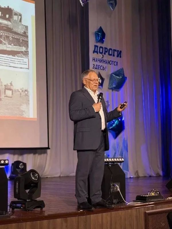 Руководитель «Автодора» встретился с омскими студентами и школьниками Руководитель «Автодора» встретился с омскими студентами и школьниками