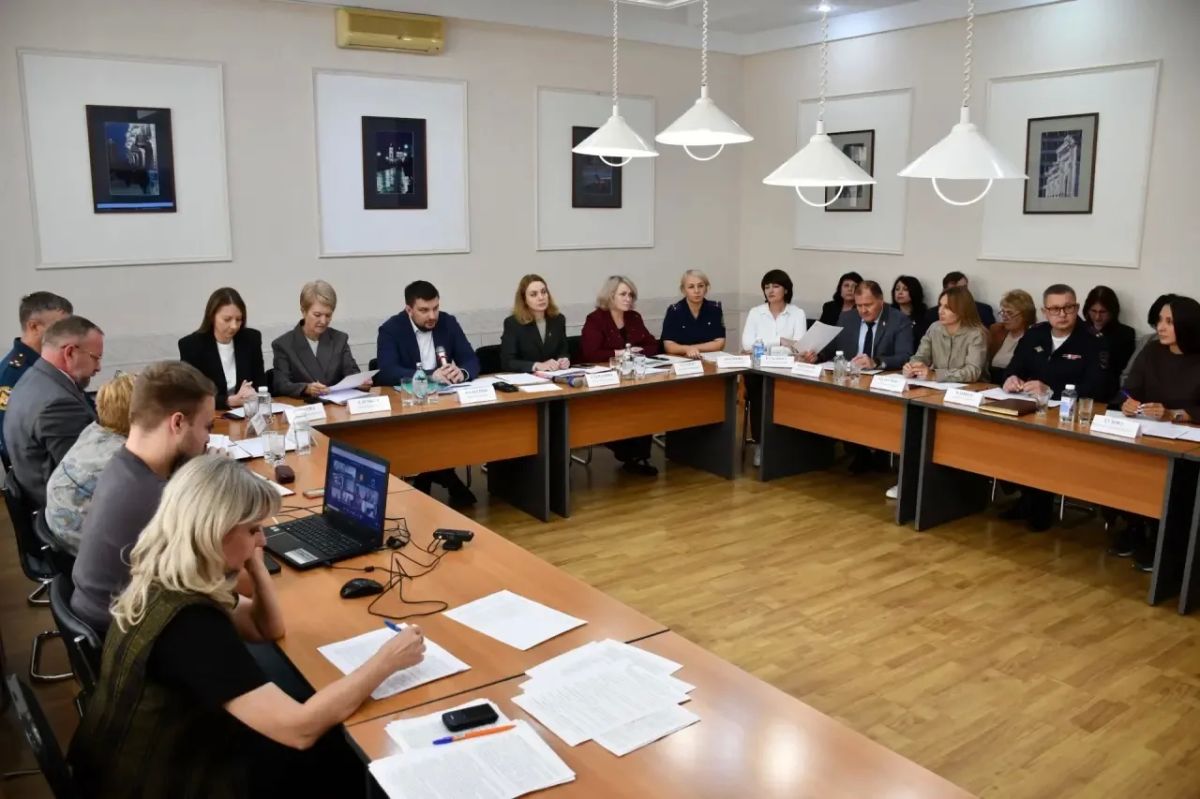 Сегодня под руководством заместителя Председателя Правительства Омской области Ивана Андреевича Колесника на базе Сибирского профессионального колледжа провели заседание комиссии по делам несовершеннолетних и защите их прав...