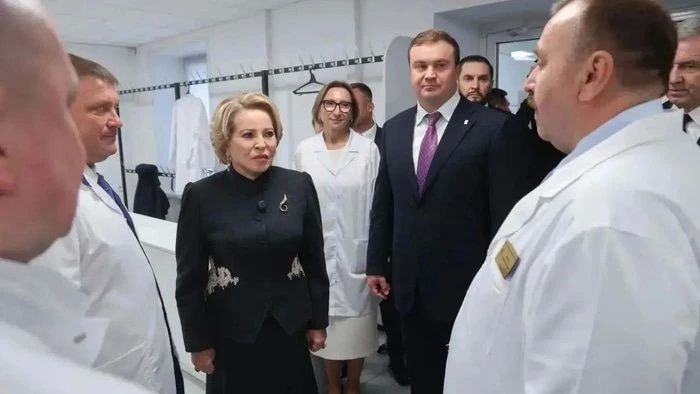Матвиенко и Хоценко оценили работу госпиталя для ветеранов в Омске