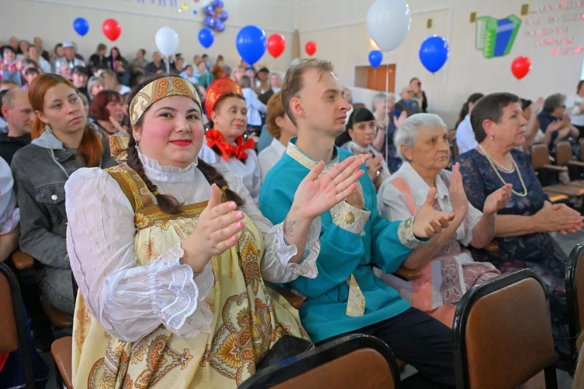 Творчество без границ: в Омской области прошел инклюзивный фестиваль «Россия — это мы!» Творчество без границ: в Омской области прошел инклюзивный фестиваль «Россия — это мы!»