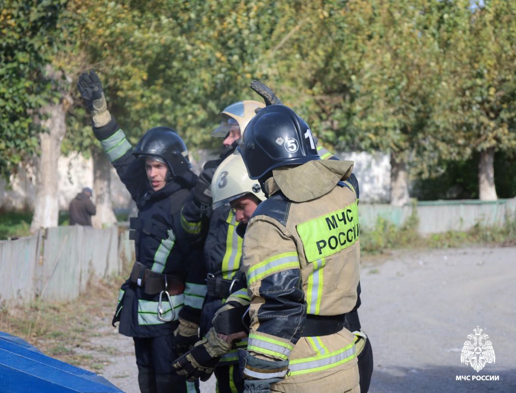 На старт пожарного биатлона вышли 12 команд Омской области На старт пожарного биатлона вышли 12 команд Омской области