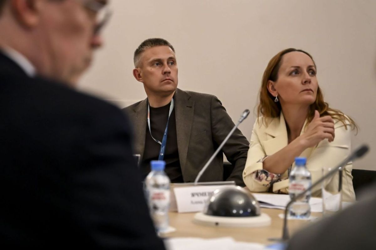 Вместе с коллегами работаем в Санкт- Петербурге на Форуме объединенных культур Вместе с коллегами работаем в Санкт- Петербурге на Форуме объединенных культур