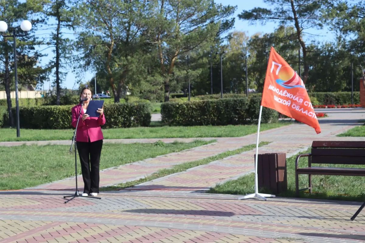 В Полтавке разрастается рябиновая аллея молодожёнов: местные жители второй год подряд красиво увековечивают дату создания своей семьи В Полтавке разрастается рябиновая аллея молодожёнов: местные жители второй год подряд красиво увековечивают дату создания своей семьи