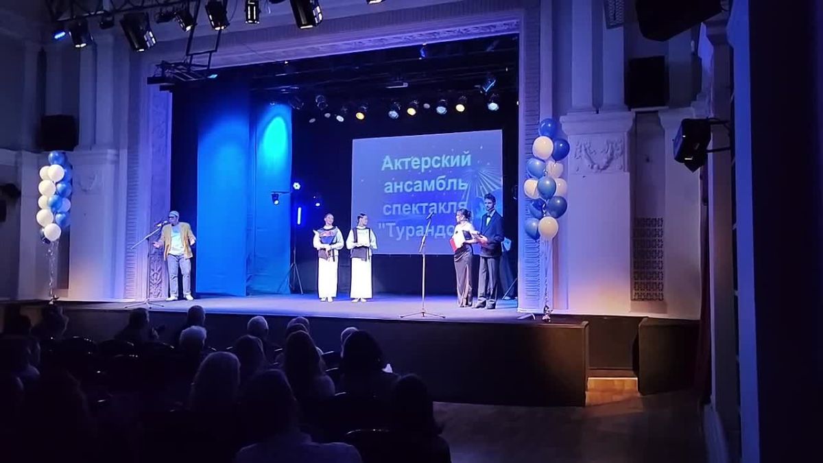 Лауреатами фестиваля "Лучшая театральная работа" по итогам 2025 года стали: Премию "За лучшую работу художника" получила Ольга Горячева за художественное оформление спектакля "Дон Кихот" Пятого театра