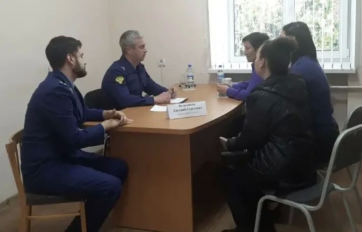 Заместитель прокурора Омской области Евгений Бельтюков провел прием жителей Саргатского района