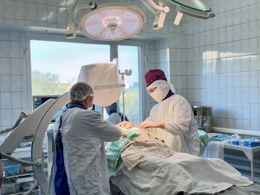 В Омске впервые провели операцию по спинальной нейростимуляции В Омске впервые провели операцию по спинальной нейростимуляции