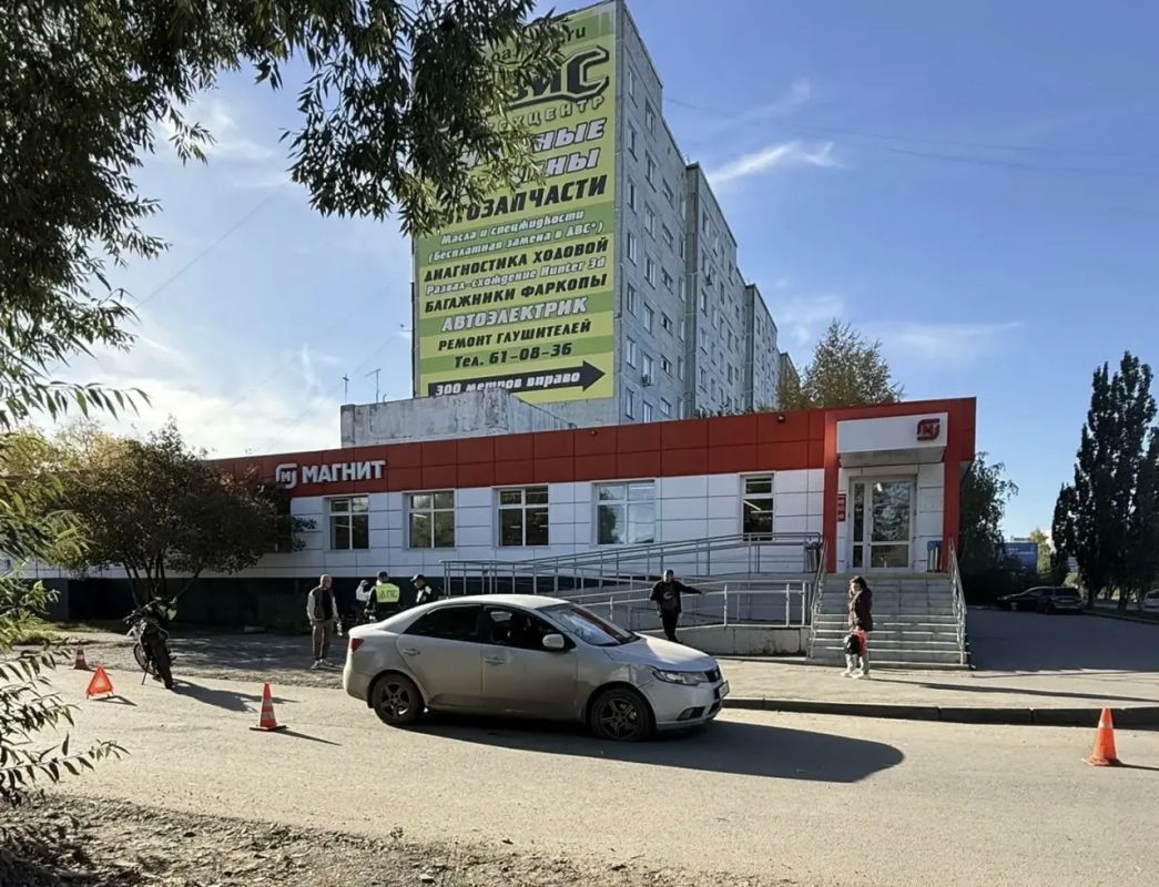 Сегодня в 15.50 часов в Госавтоинспекцию поступило сообщение о ДТП в Центральном округе Сегодня в 15.50 часов в Госавтоинспекцию поступило сообщение о ДТП в Центральном округе