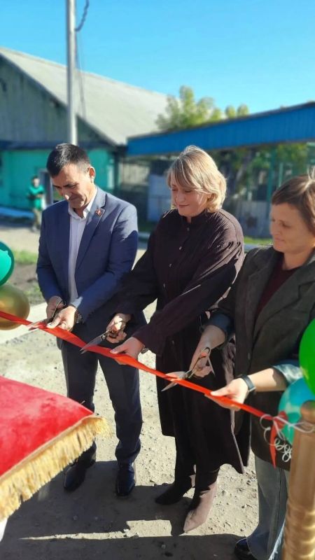 В Большереченском зоопарке позаботились о тех, кто каждый день заботится о животных В Большереченском зоопарке позаботились о тех, кто каждый день заботится о животных