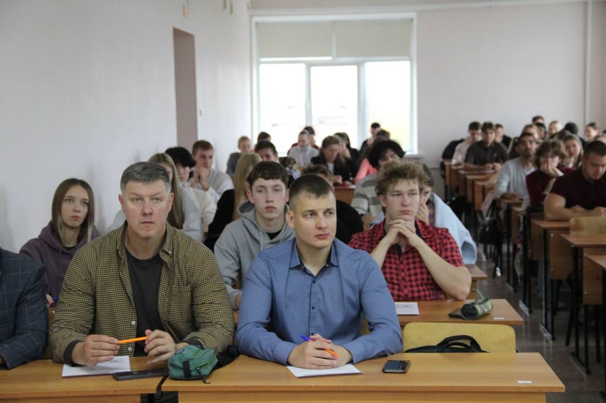 Сегодня Омская область присоединилась к Спортивному диктанту – просветительскому проекту, реализованному по инициативе министра спорта России, председателя Олимпийского комитета России Михаила Владимировича Дегтярёва Сегодня Омская область присоединилась к Спортивному диктанту – просветительскому проекту, реализованному по инициативе министра спорта России, председателя Олимпийского комитета России Михаила Владимировича Дегтярёва