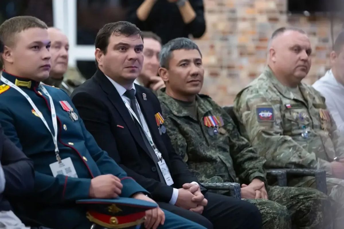 Омич Болат Тамбаев стал участником Всероссийского проекта служения «Твой Герой» Омич Болат Тамбаев стал участником Всероссийского проекта служения «Твой Герой»