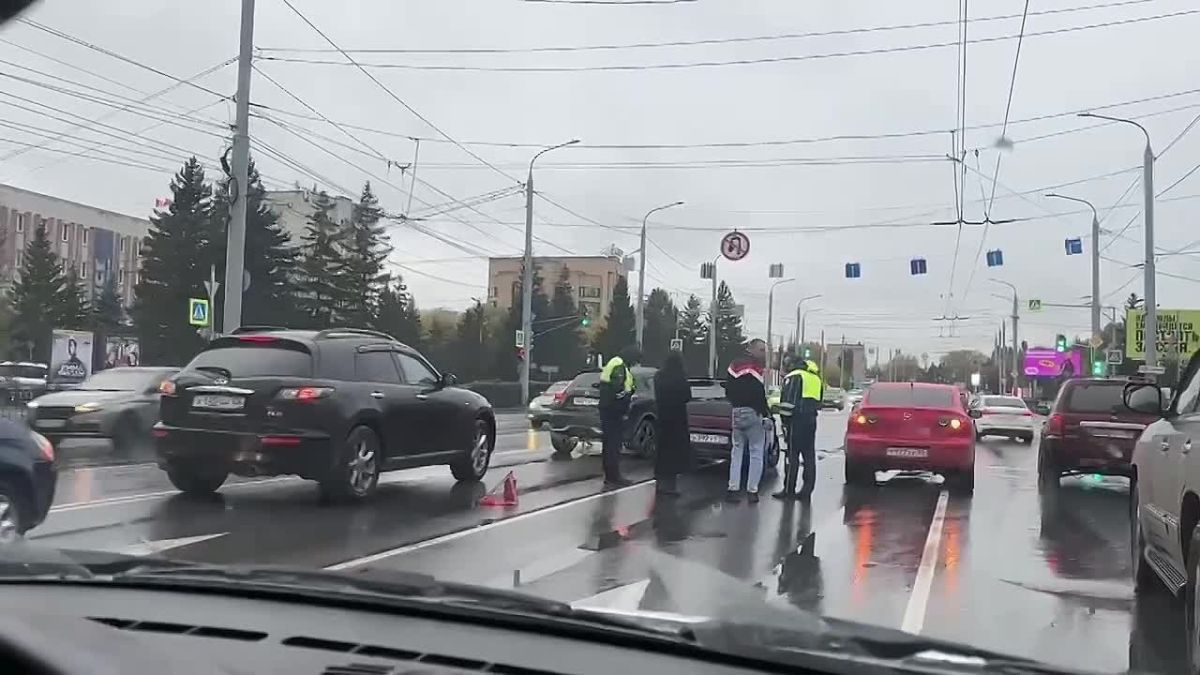 В Омске на Красном Пути произошла авария
