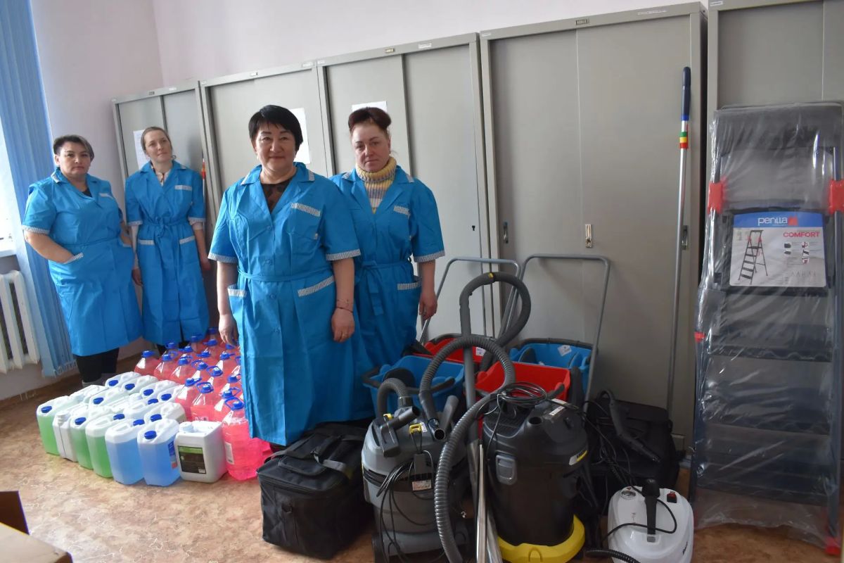 8 000 пожилых людей получили услуги профессиональной уборки