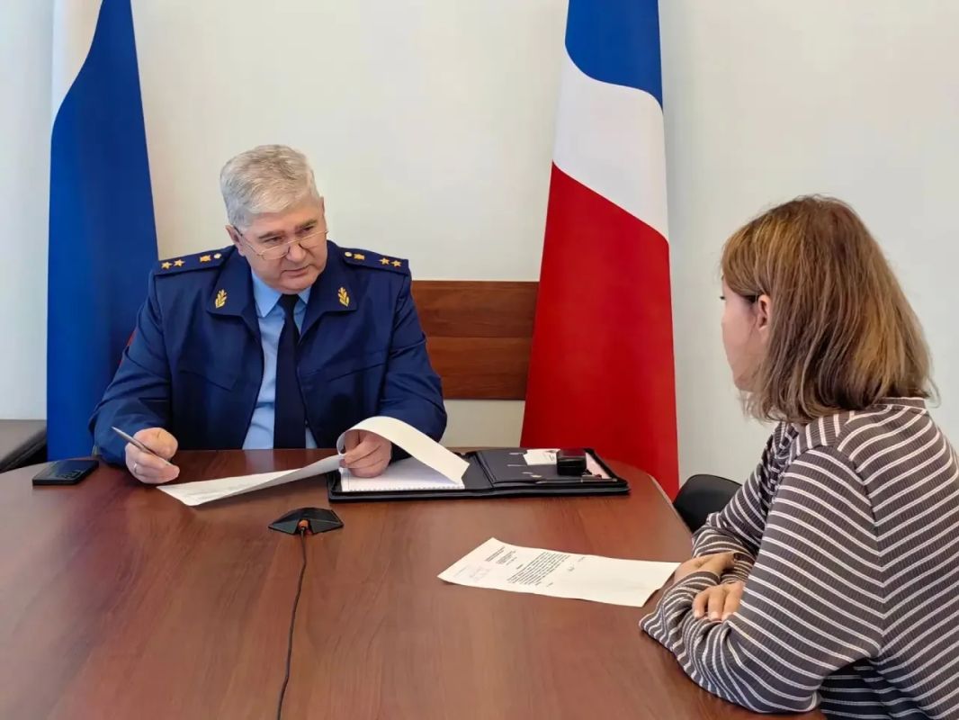 Прокурор Омской области Алексей Афанасьев провел личный прием граждан в приемной Президента Российской Федерации Прокурор Омской области Алексей Афанасьев провел личный прием граждан в приемной Президента Российской Федерации