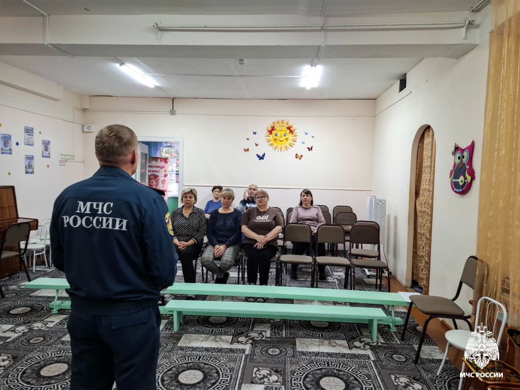 Урок безопасности в детском саду: МЧС России учит малышей быть начеку! Урок безопасности в детском саду: МЧС России учит малышей быть начеку!